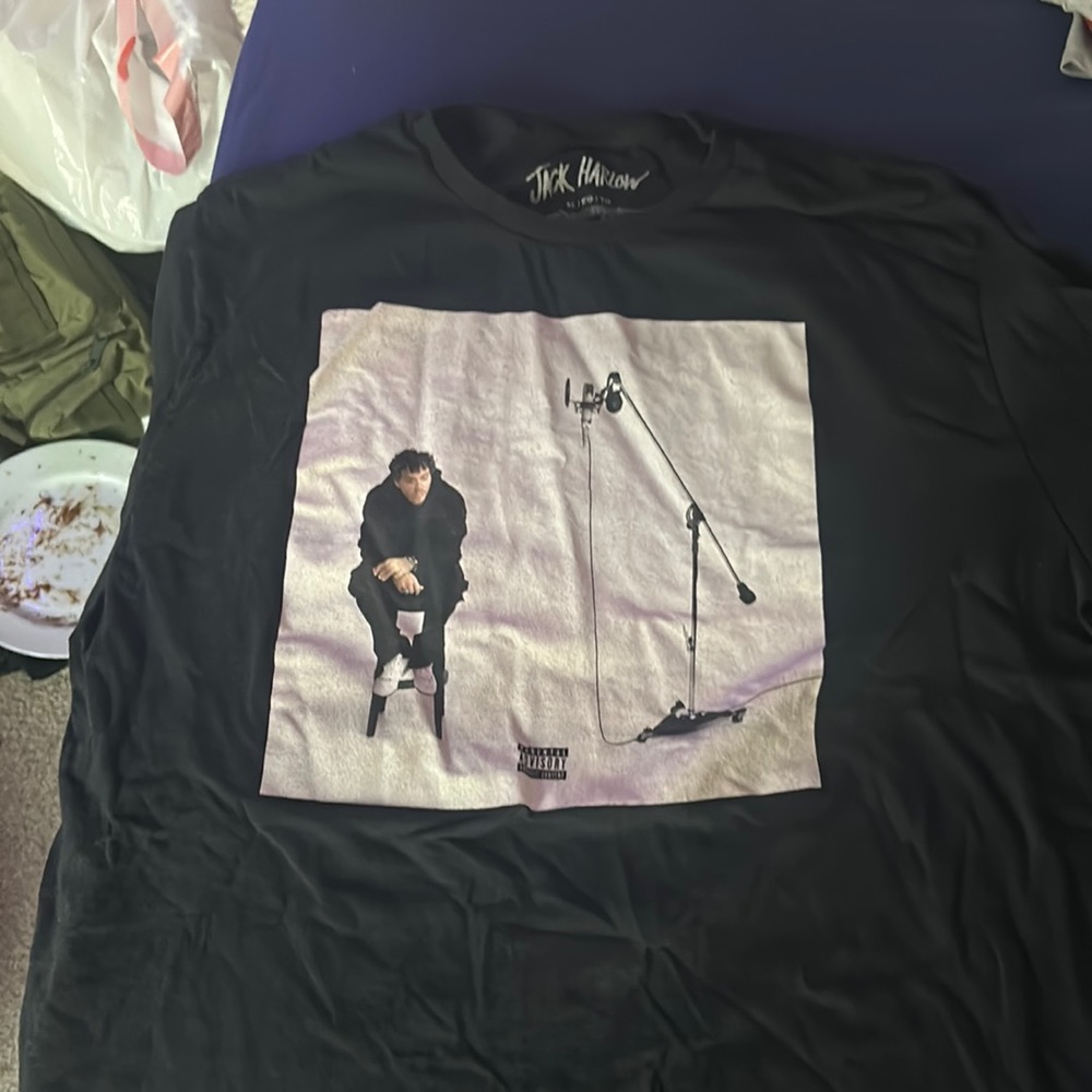 I’m selling a jack, Harlem, XL, black and white T-shirt condition brand new